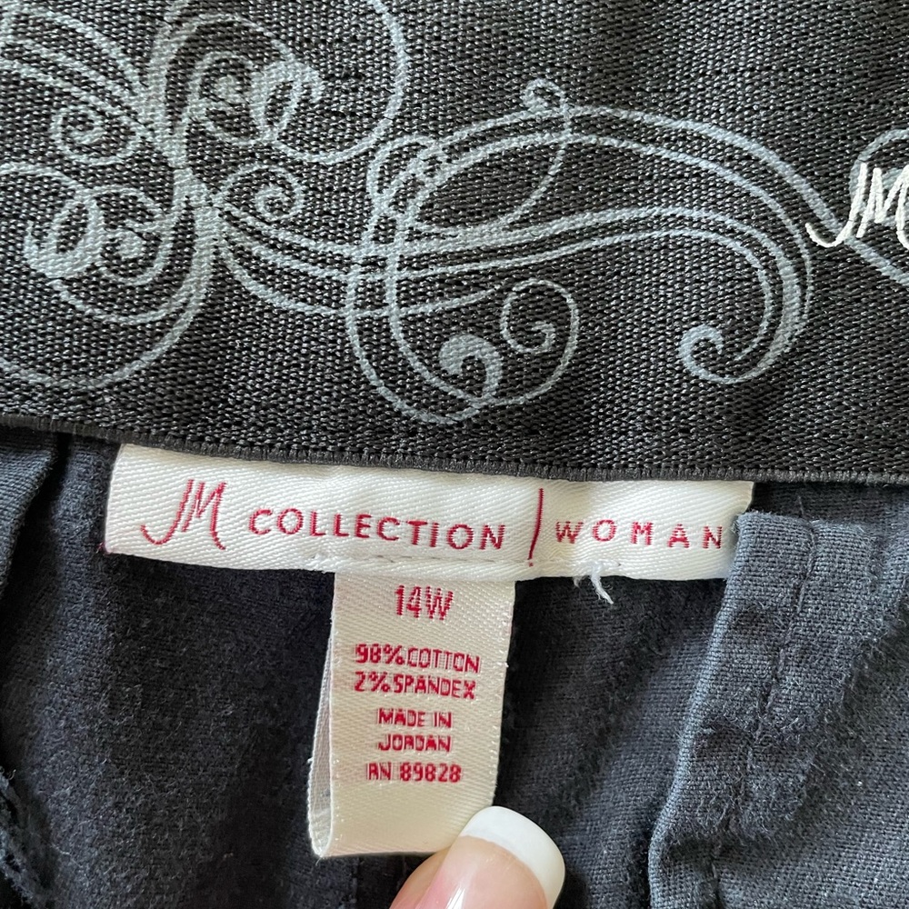 M COLLECTION BLACK CAPRI PANTS Size 14W Plus Size Solid Color Neutral - Picture 6 of 9